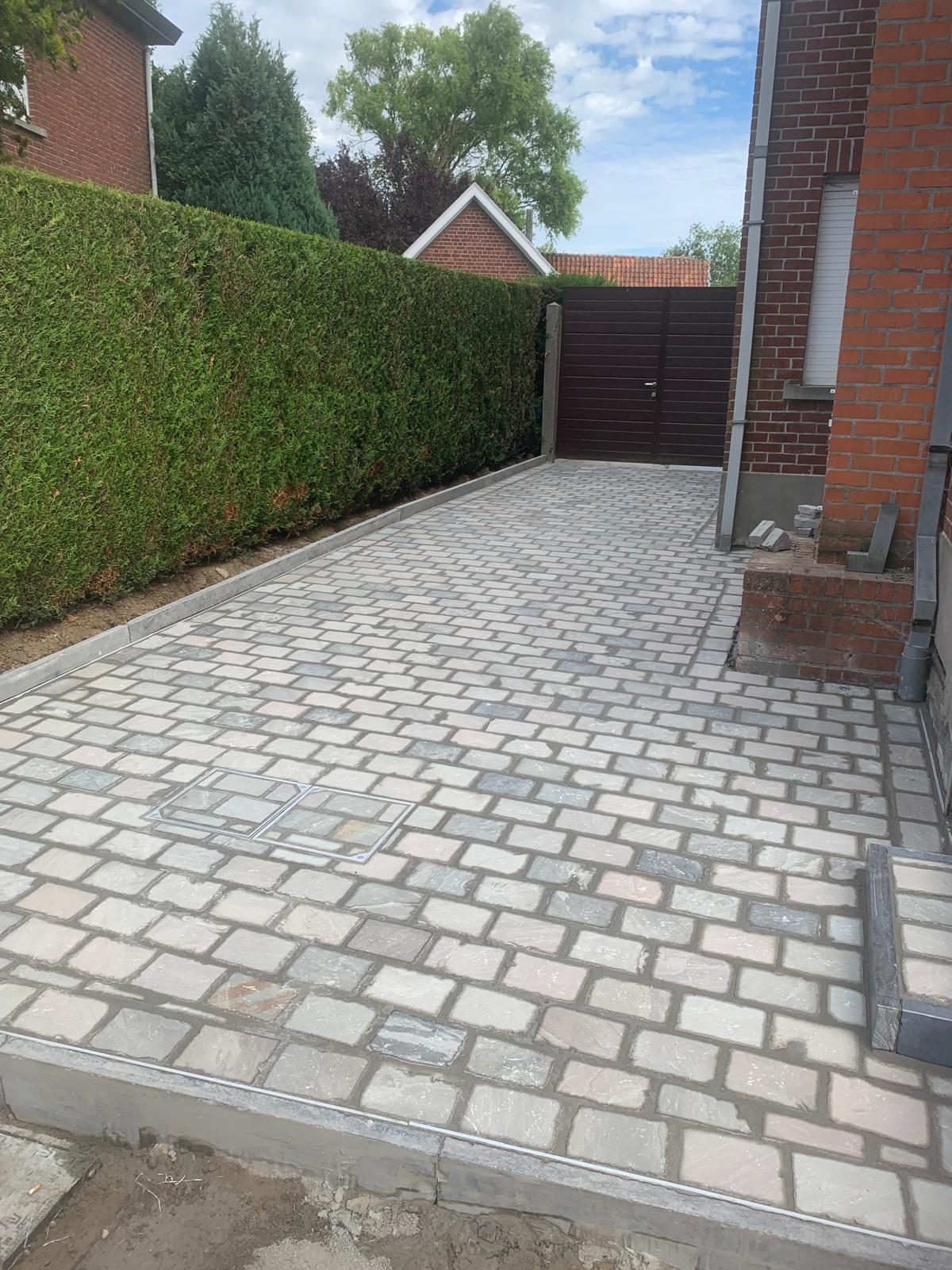 Sint-Goriks-Oudenhove - Oprit uit Kandla Grey