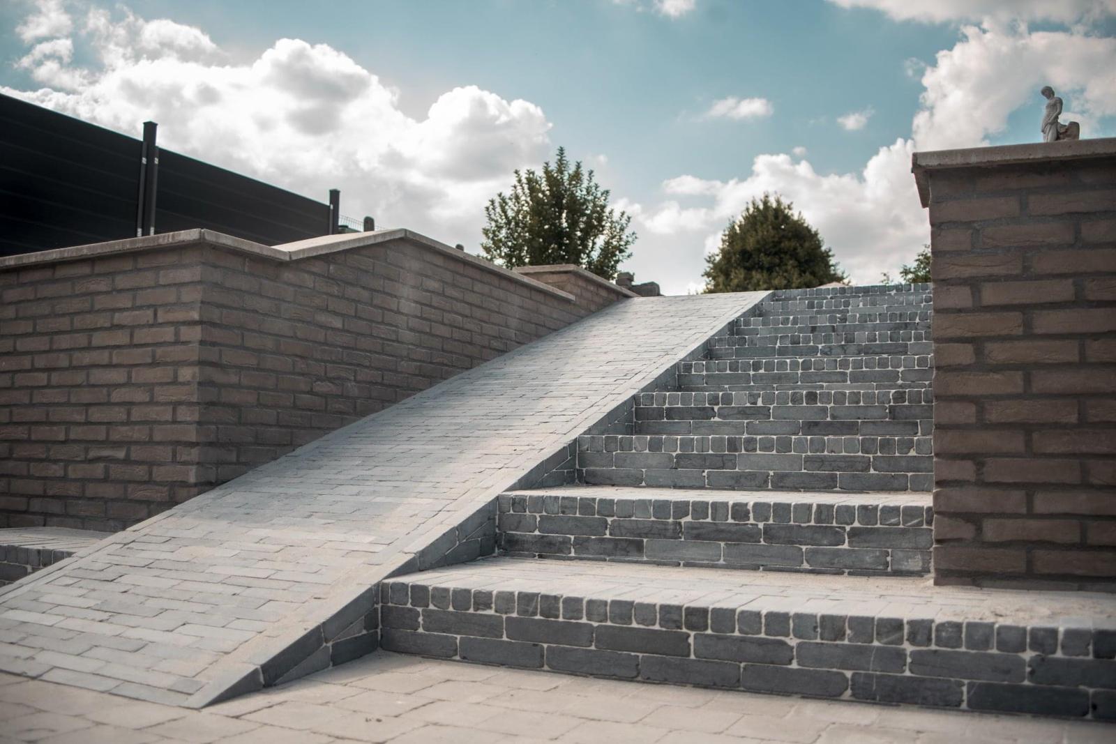 Erwetegem - Blauwsteen klinkers + helling + trap