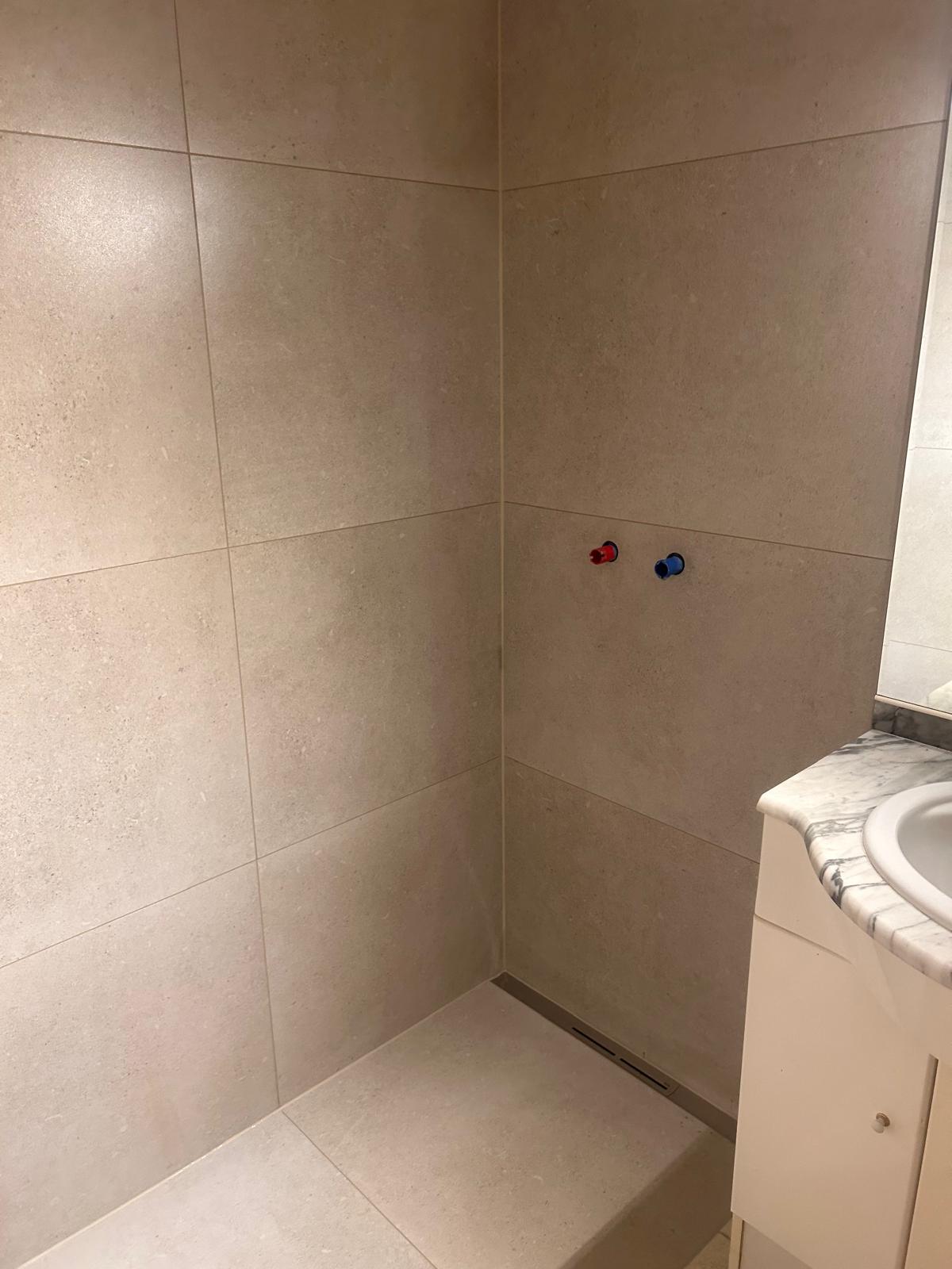 Zottegem - Betegelde inloopdouche